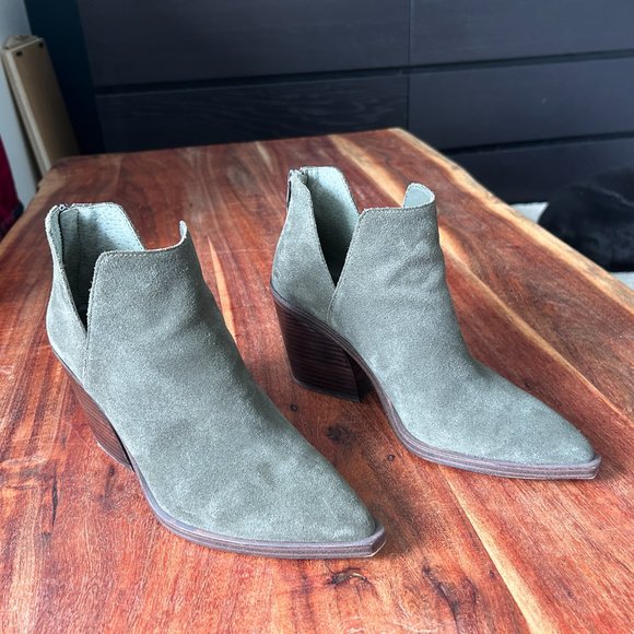 VINCE CAMUTO | Olive Green Gigietta Suede Ankle Heeled Boot | 7.5 - Picture 2 of 7